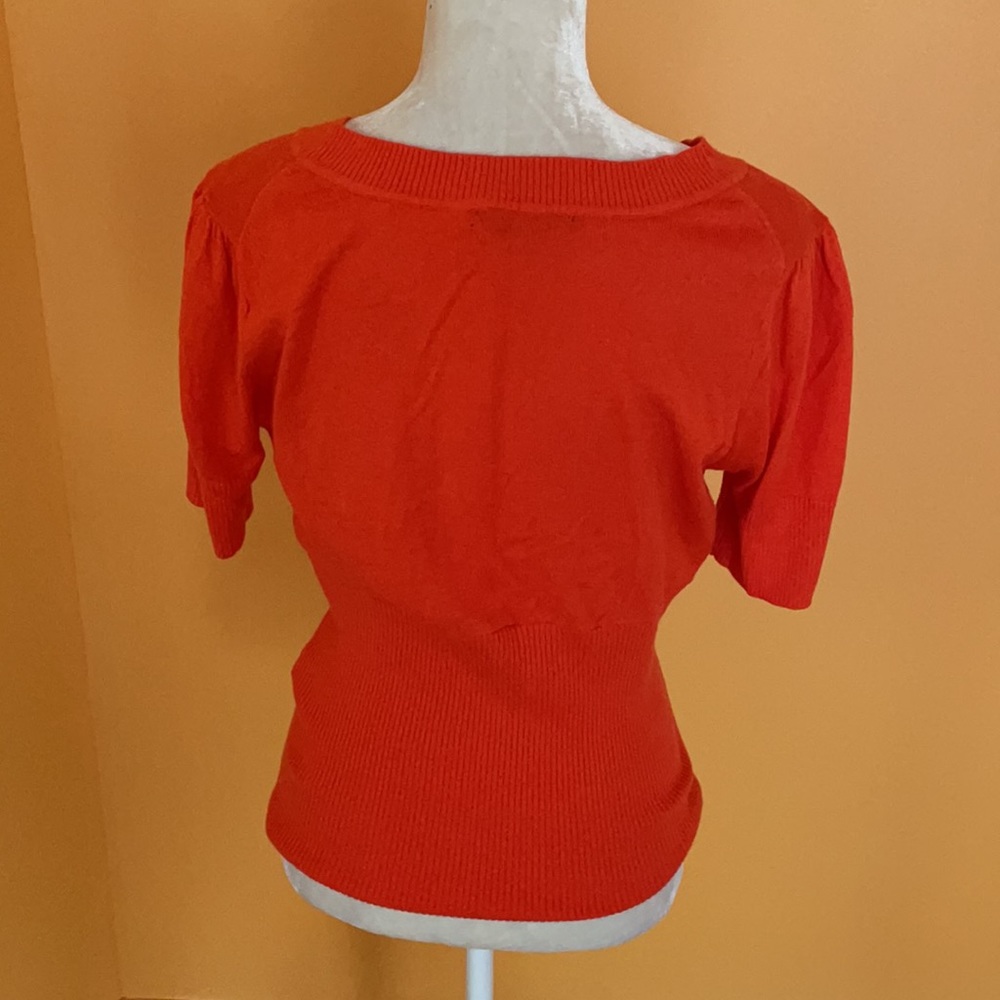 BCBGMaxAzria Medium top - Picture 2 of 3